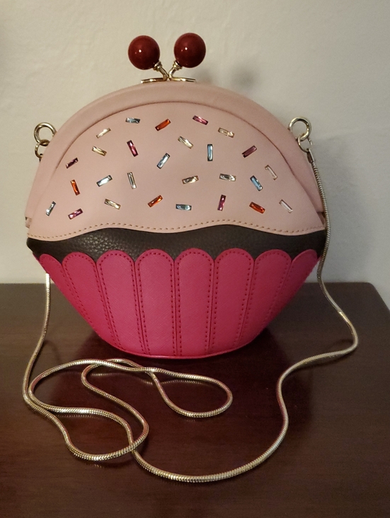 kate spade Handbags - KATE SPADE CUP CAKE crossbody